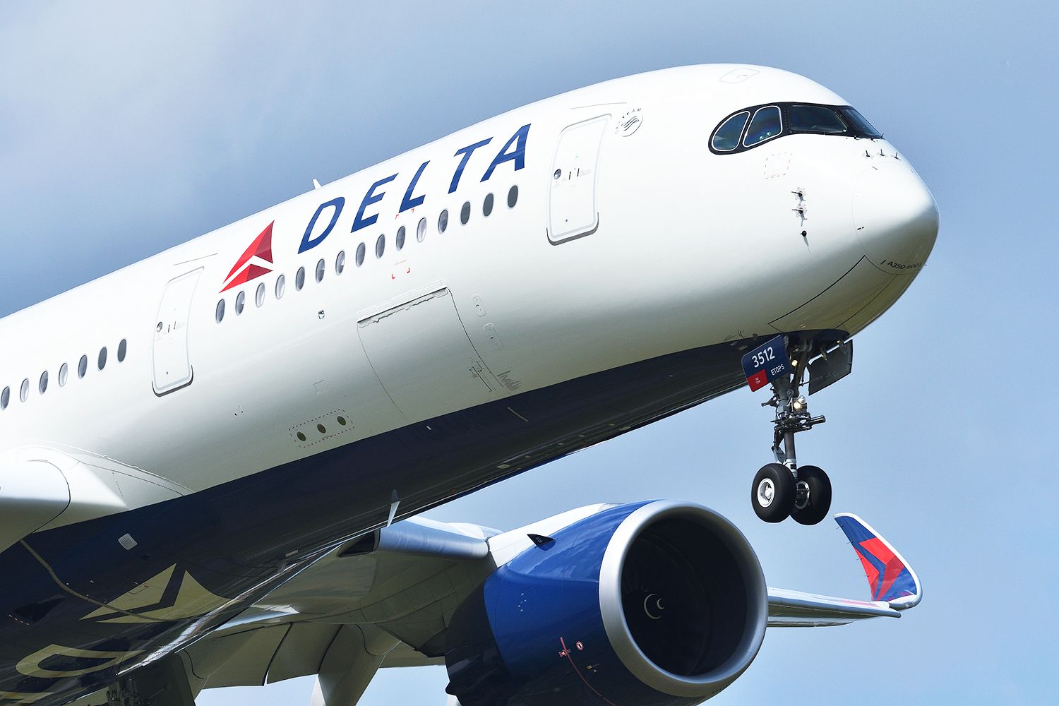Delta Flight DL275 diverted LAX
